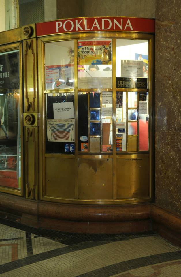 Divadlo Bez zábradlí