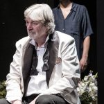 KOČKA NA ROZPÁLENÉ PLECHOVÉ STŘEŠE - foto 8