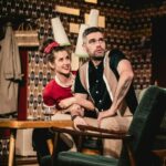 JSEM DOMA, ZLATO! 10 Divadelni hra JSEM DOMA ZLATO v DRB 9 1