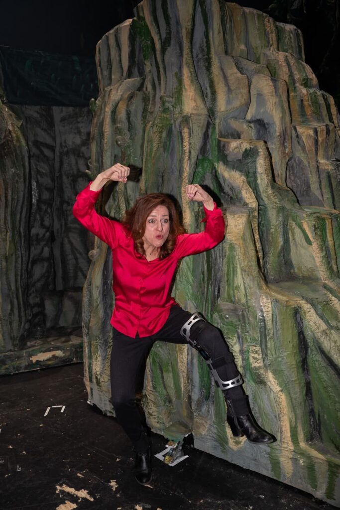 Dita Horinkova se zranenou nohou priprava muzikal Tarzan foto divadlo Hybernia